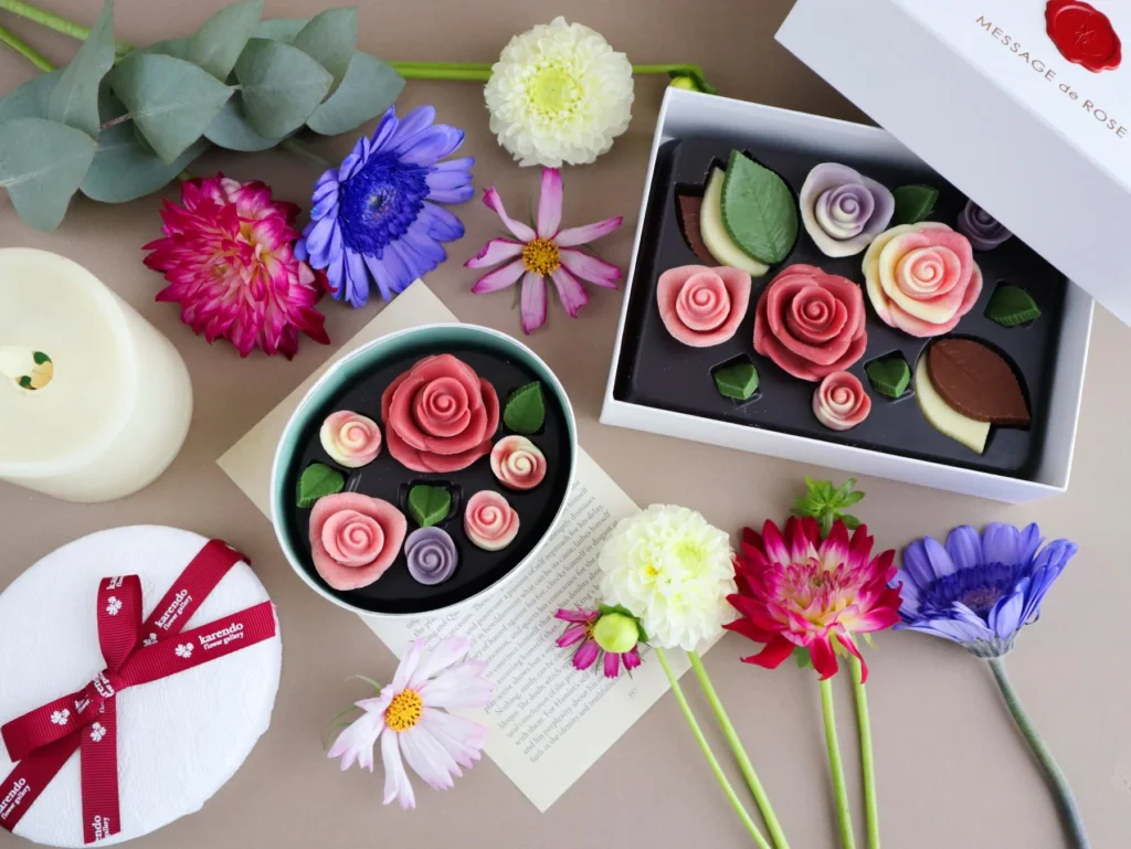 秋に見頃を迎える花「ダリア」に着想を得た、見て美しく食べてとろけるチョコレートが新登場