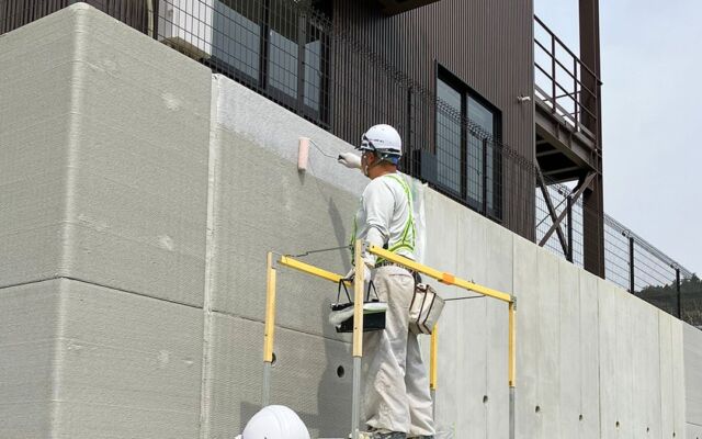 ほたて貝殻の粉末を外装塗料に活用　大林組が水性ふっ素樹脂塗料「スキャロップペイント®」を開発