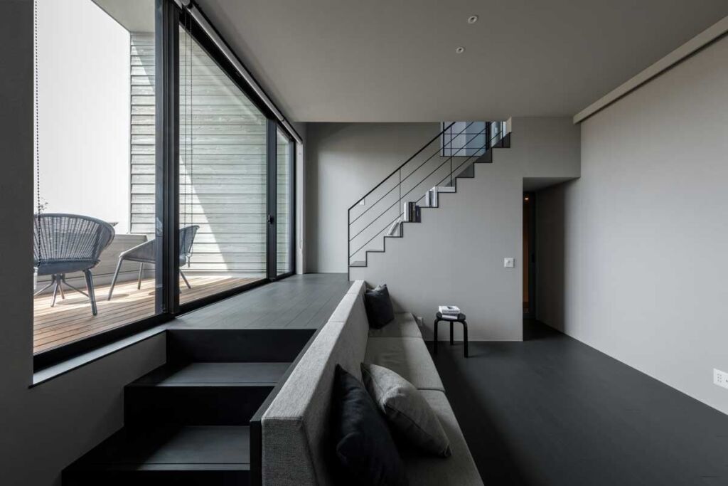 道路沿いの住宅地で「閉じつつ、開く」。K.DESIGN HOUSE『スキップテラスのある家』が豪Australian Good Design Awards 2026でWinner受賞